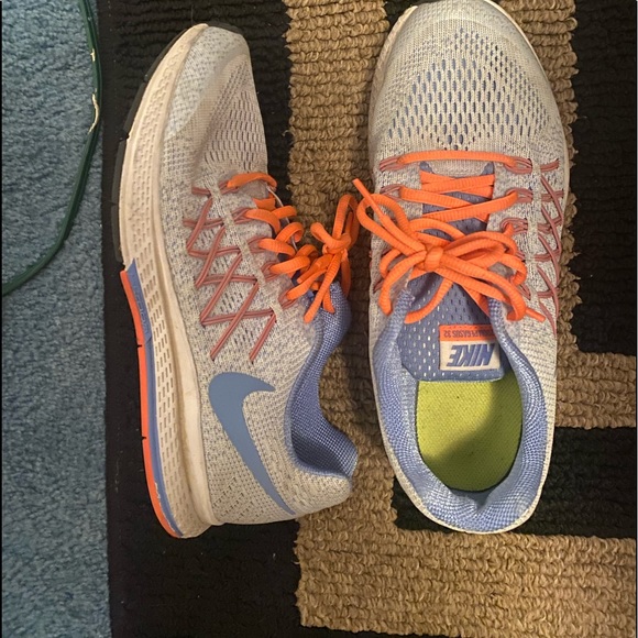 Nike Shoes - Picture 3 of 3